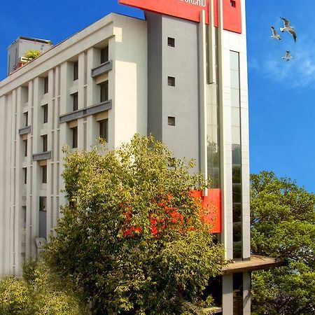 The Royal Orchid Hotel, Chembur 뭄바이 외부 사진