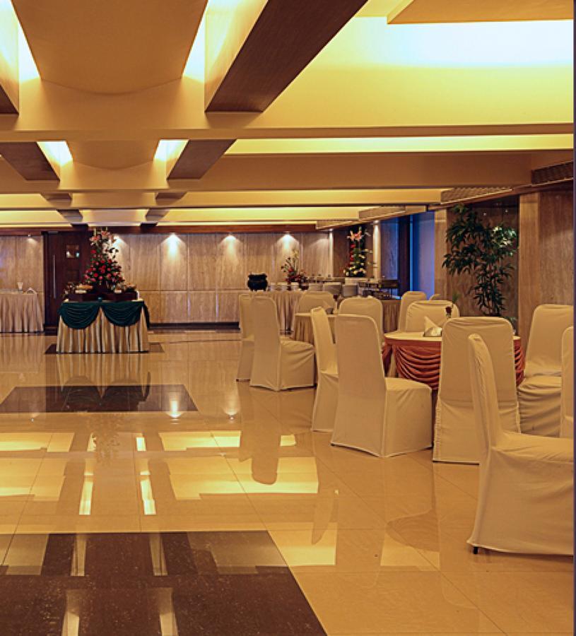 The Royal Orchid Hotel, Chembur 뭄바이 외부 사진