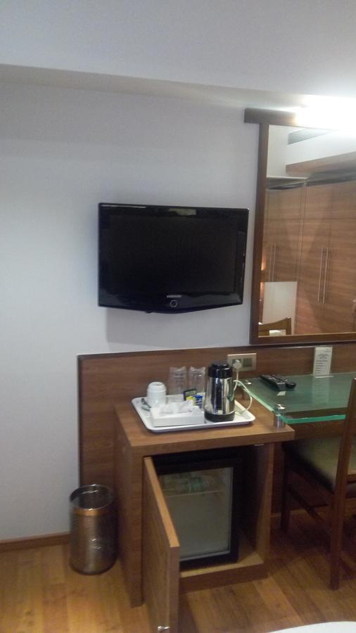 The Royal Orchid Hotel, Chembur 뭄바이 외부 사진