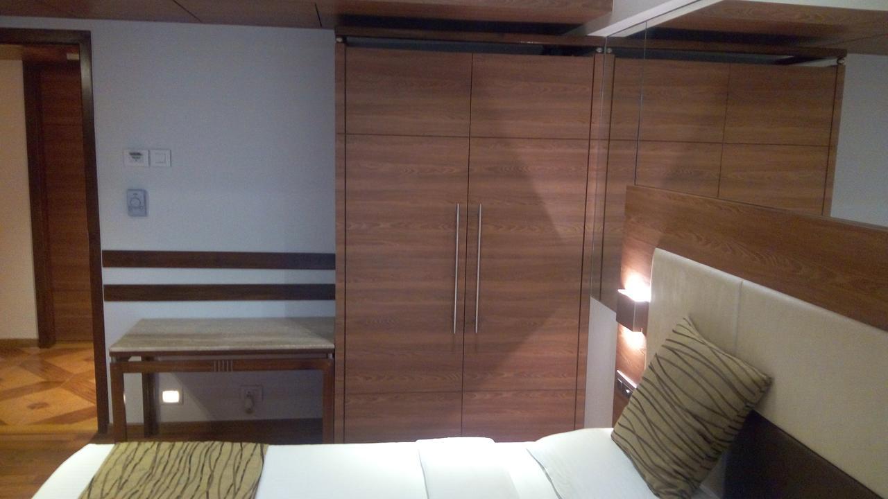 The Royal Orchid Hotel, Chembur 뭄바이 외부 사진