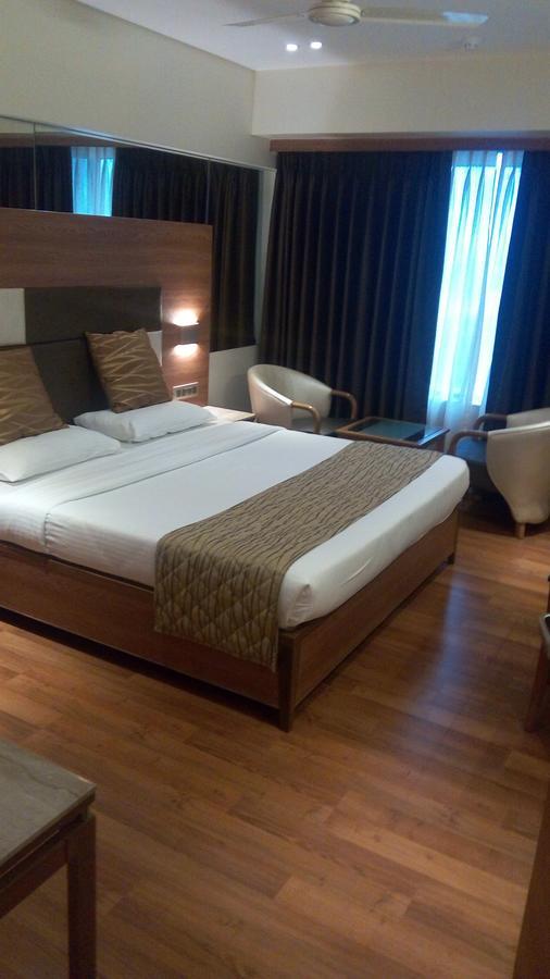 The Royal Orchid Hotel, Chembur 뭄바이 외부 사진