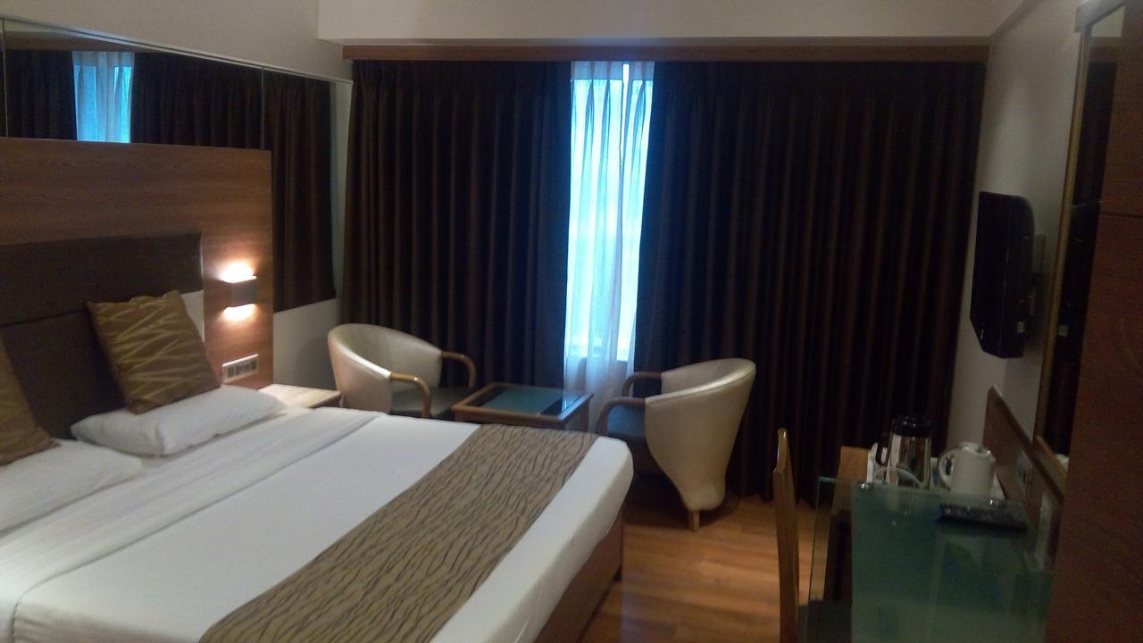 The Royal Orchid Hotel, Chembur 뭄바이 외부 사진