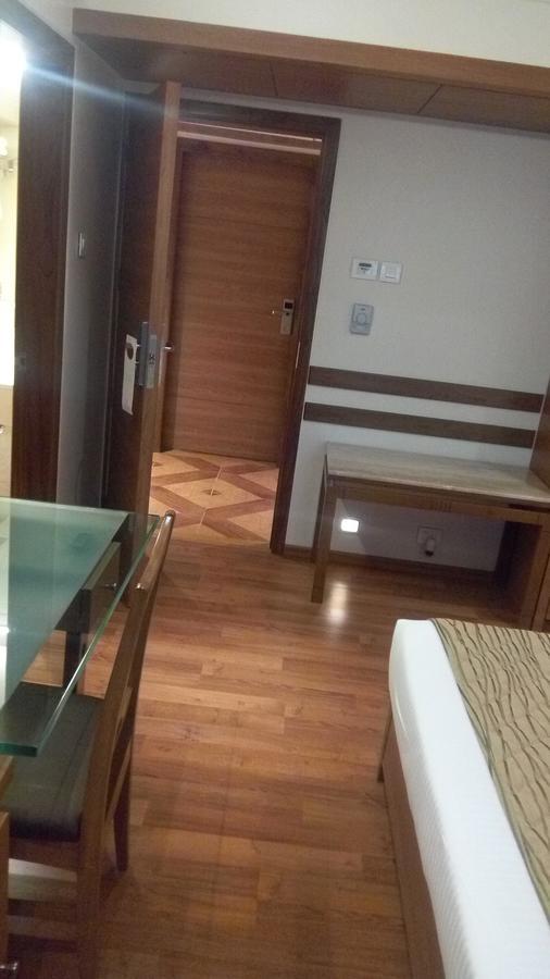 The Royal Orchid Hotel, Chembur 뭄바이 외부 사진